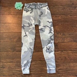 Nike Pro Combat Legging - Size L